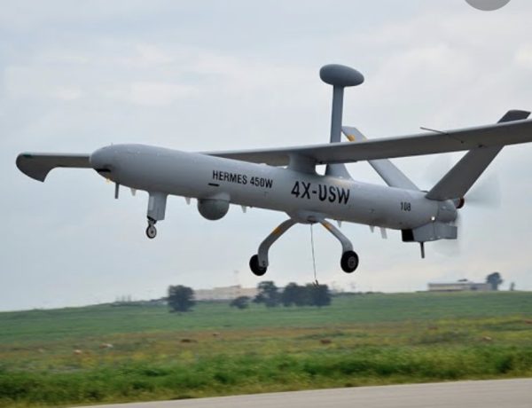 O dronă a lovit un bloc din Galați