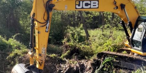 ABA Jiu a demarat lucrările de decolmatare a canalului deschis Cernele